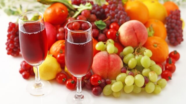 酒石酸を含む果実