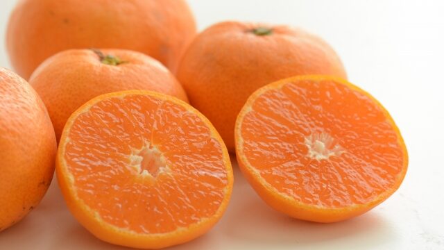 シネフェリンを含む柑橘類
